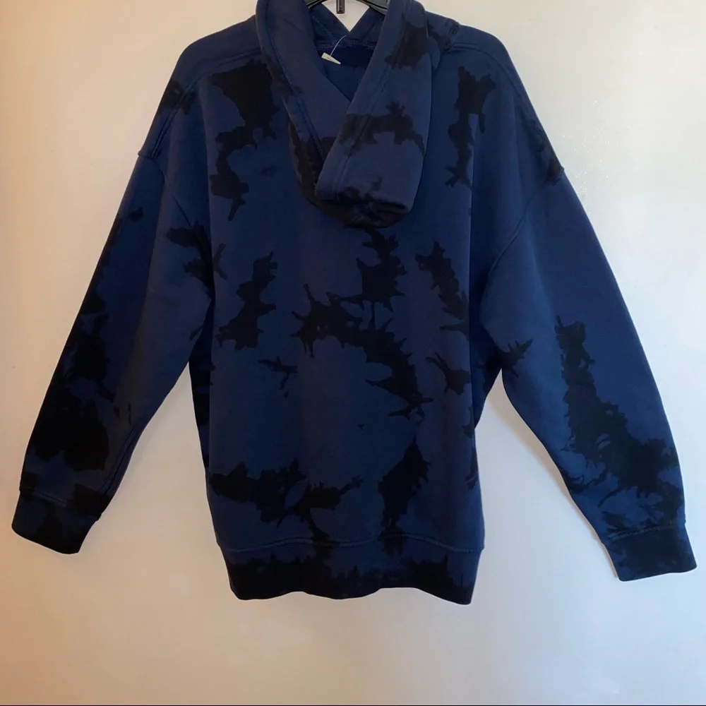 SOLD - Levi’s Blue and black tie dye sweatshirt hoodie (NEW WITH TAGS) Size: XL - Picture 2 of 9